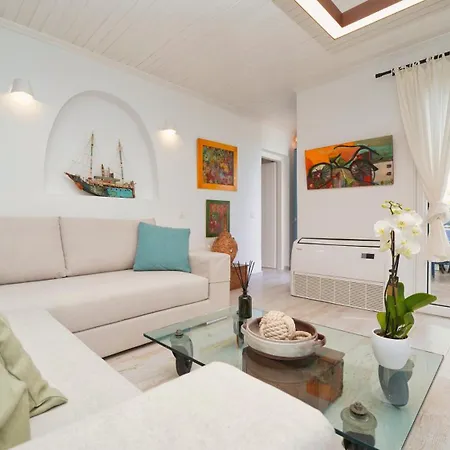Santa Maria Villa